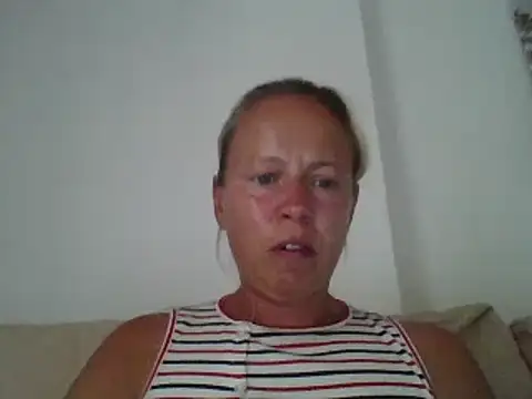 Snapshot of jennyblondeuk chatting on June 2026 06:38:01 PM jennyblondeuk online show from June 2026 06:38:01 PM