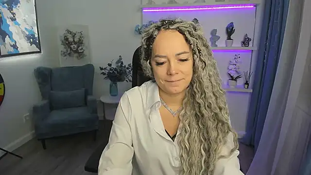 Snapshot of SamanthaReider chatting on January 2026 06:09:01 PM SamanthaReider online show from January 2026 06:09:01 PM