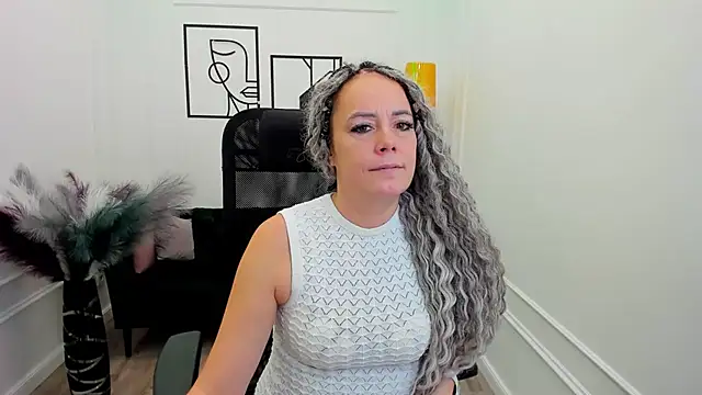 Snapshot of SamanthaReider chatting on January 2026 11:27:02 AM SamanthaReider online show from January 2026 11:27:02 AM