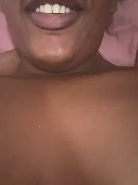 amorasecy online show from February 2026 11:07:01 AM