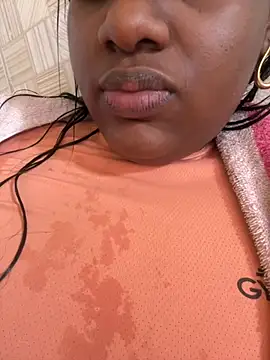 amorasecy online show from April 2026 01:38:01 PM