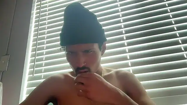 Snapshot of youngthuglove chatting on January 2026 06:11:02 PM youngthuglove online show from January 2026 06:11:02 PM