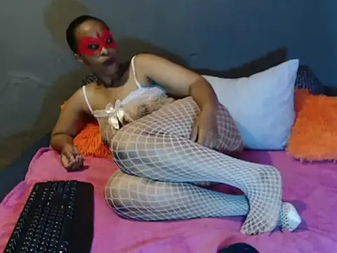 Snapshot of Fallenchubbie chatting on December 2025 02:13:01 PM Fallenchubbie online show from December 2025 02:13:01 PM