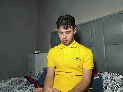 Snapshot of MAXIMILAINO-XXX chatting on February 2026 12:04:02 AM MAXIMILAINO-XXX online show from February 2026 12:04:02 AM