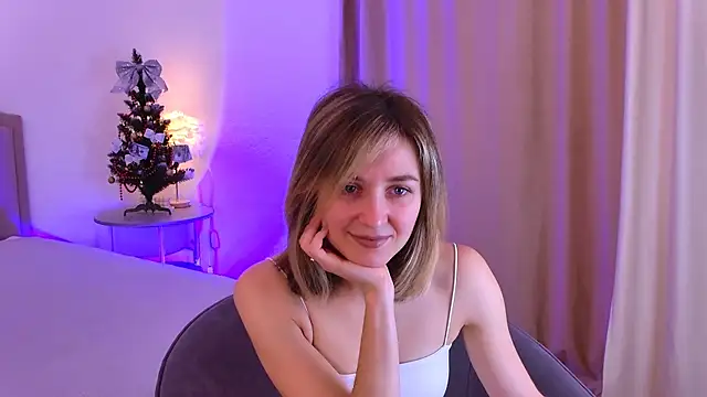 Snapshot of EmeraldGlow chatting on January 2026 02:41:01 PM EmeraldGlow online show from January 2026 02:41:01 PM