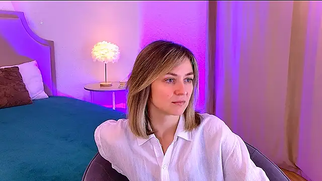 Snapshot of EmeraldGlow chatting on January 2026 02:44:01 PM EmeraldGlow online show from January 2026 02:44:01 PM