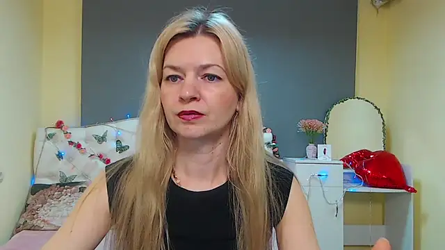 Snapshot of MelissaTyler chatting on April 2026 05:18:02 AM MelissaTyler online show from April 2026 05:18:02 AM