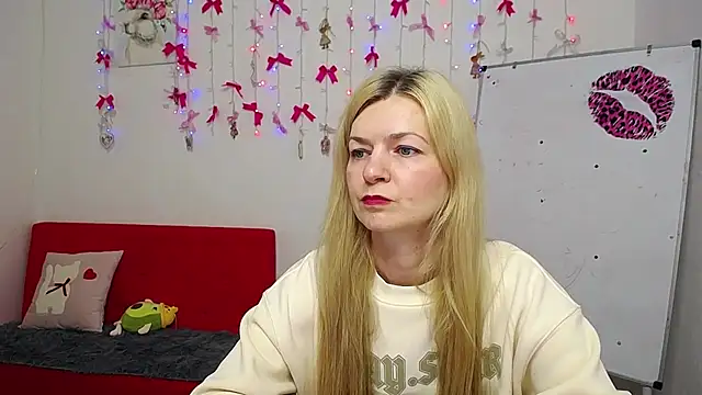 Snapshot of MelissaTyler chatting on April 2026 10:58:02 AM MelissaTyler online show from April 2026 10:58:02 AM