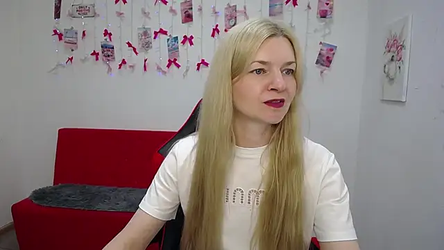 Snapshot of MelissaTyler chatting on May 2026 11:17:01 AM MelissaTyler online show from May 2026 11:17:01 AM
