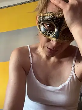 SexyMamiVee online show from June 2026 04:15:01 PM