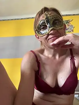 SexyMamiVee online show from July 2026 03:01:02 PM