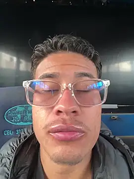 Snapshot of Latin_Paisa_Boy chatting on April 2026 04:55:01 PM Latin Paisa Boy online show from April 2026 04:55:01 PM