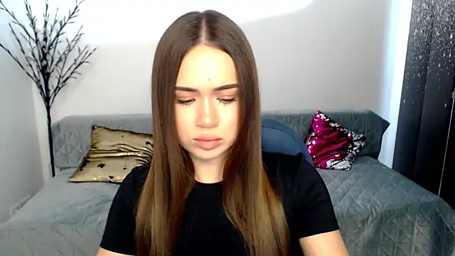 Snapshot of heiley_love chatting on January 2026 10:52:01 AM heiley love online show from January 2026 10:52:01 AM