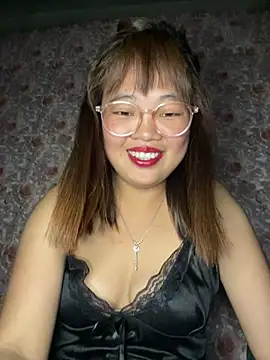 Snapshot of Wendy-2 chatting on February 2026 03:29:01 PM Wendy-2 online show from February 2026 03:29:01 PM