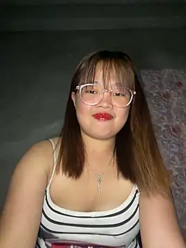 Snapshot of Wendy-2 chatting on March 2026 03:28:02 PM Wendy-2 online show from March 2026 03:28:02 PM