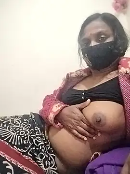 Snapshot of Hot_Sweety02 chatting on January 2026 10:46:02 PM Hot Sweety02 online show from January 2026 10:46:02 PM