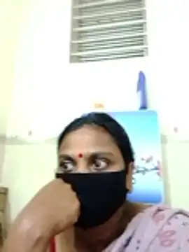 Snapshot of Hot_Sweety02 chatting on February 2026 12:18:02 AM Hot Sweety02 online show from February 2026 12:18:02 AM