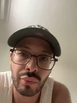 Versatilpollon22 online show from December 2025 12:24:02 PM