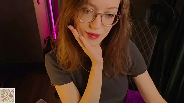 Snapshot of emmasday chatting on February 2026 08:29:01 AM emmasday online show from February 2026 08:29:01 AM