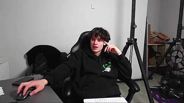 Snapshot of Daniel_Shawnn chatting on January 2026 07:17:01 PM Daniel Shawnn online show from January 2026 07:17:01 PM