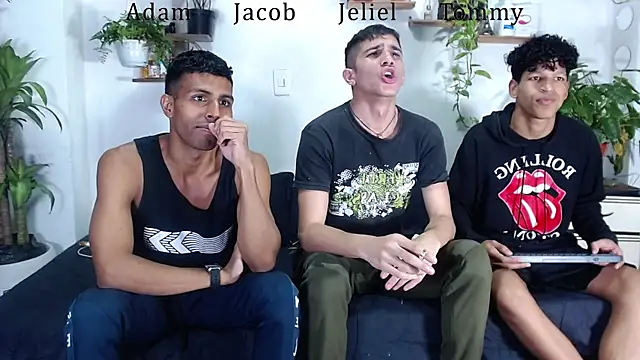 Snapshot of Interracial_Snow_Bunny chatting on January 2026 10:22:02 PM Interracial Snow Bunny online show from January 2026 10:22:02 PM