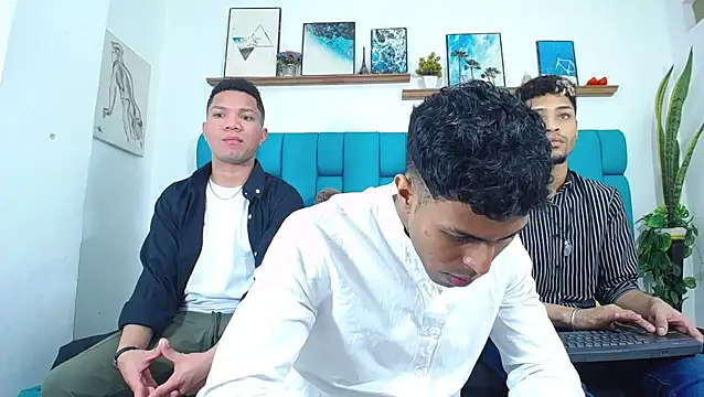 Interracial Snow Bunny online show from April 2026 09:52:01 PM