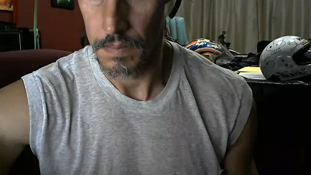 Snapshot of koolchillfun696969 chatting on June 2026 05:01:02 AM koolchillfun696969 online show from June 2026 05:01:02 AM