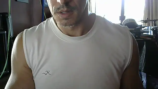 Snapshot of koolchillfun696969 chatting on July 2026 11:40:02 PM koolchillfun696969 online show from July 2026 11:40:02 PM