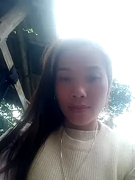 yeutinh00 online show from December 2025 05:49:01 AM