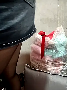 yeutinh00 online show from March 2026 09:33:02 AM