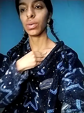 Snapshot of Alma_Kieran chatting on January 2026 05:10:02 AM Alma Kieran online show from January 2026 05:10:02 AM