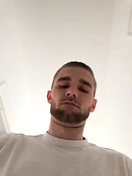 Benjamiinlt online show from April 2026 01:22:02 PM