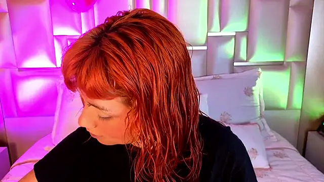 Snapshot of Sienna_Desiree chatting on February 2026 01:06:01 PM Sienna Desiree online show from February 2026 01:06:01 PM