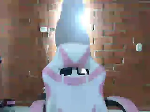 Daphne Grayy online show from April 2026 10:32:01 AM