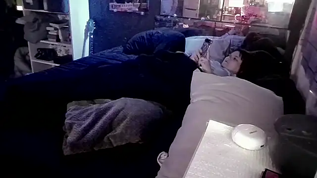 Bigbrowneyes25 online show from March 2026 06:47:01 AM