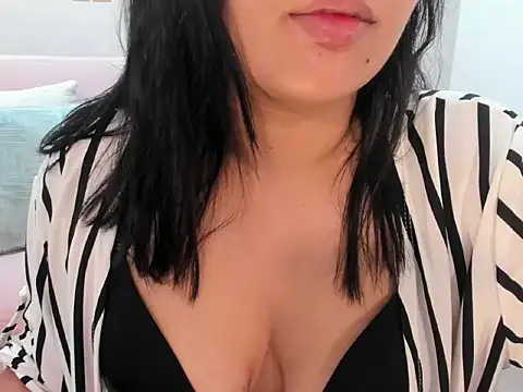 Snapshot of RavenPeachy chatting on January 2026 08:21:02 PM RavenPeachy online show from January 2026 08:21:02 PM