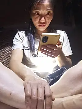 Snapshot of Hiniyk2 chatting on July 2026 01:06:02 PM Hiniyk2 online show from July 2026 01:06:02 PM