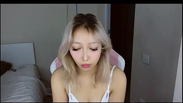 jasmilee online show from April 2026 07:11:02 PM