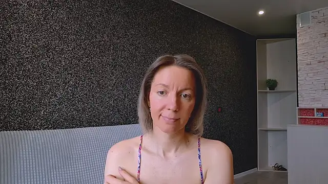Snapshot of Amanda_Luxe chatting on May 2026 03:00:01 AM Amanda Luxe online show from May 2026 03:00:01 AM