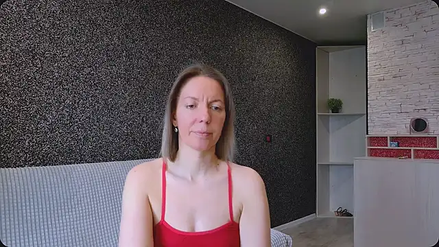 Snapshot of Amanda_Luxe chatting on May 2026 03:12:02 AM Amanda Luxe online show from May 2026 03:12:02 AM