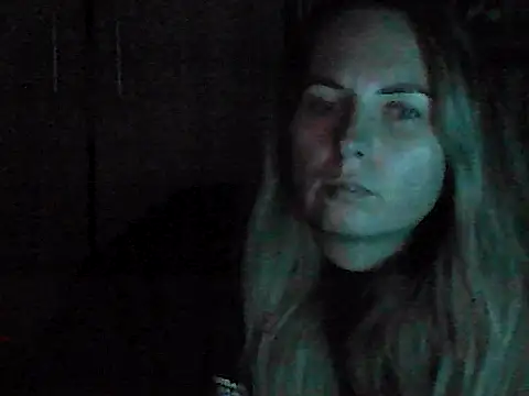 Snapshot of VikiLove765 chatting on January 2026 07:39:01 PM VikiLove765 online show from January 2026 07:39:01 PM