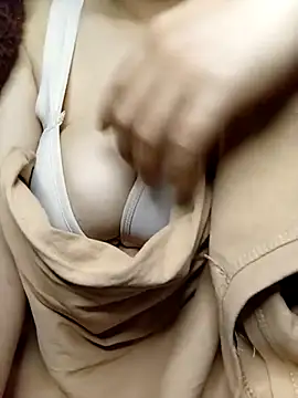 Snapshot of Merrylinh chatting on February 2026 04:14:02 PM Merrylinh online show from February 2026 04:14:02 PM