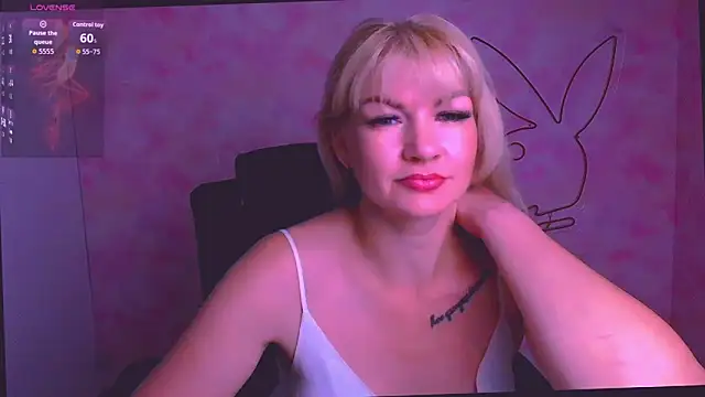 Snapshot of Madonna_Fire chatting on June 2026 05:37:01 PM Madonna Fire online show from June 2026 05:37:01 PM