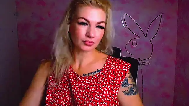 Snapshot of Madonna_Fire chatting on August 2026 05:39:02 AM Madonna Fire online show from August 2026 05:39:02 AM