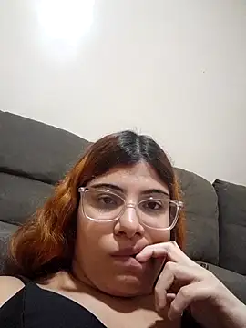 ruivinha09k online show from June 2026 10:33:01 PM