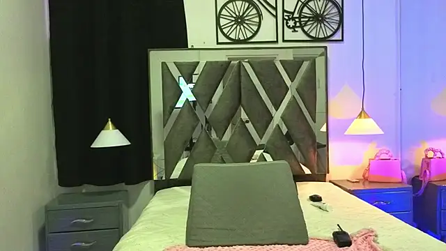 Snapshot of SalomeWilson chatting on January 2026 07:11:01 PM SalomeWilson online show from January 2026 07:11:01 PM