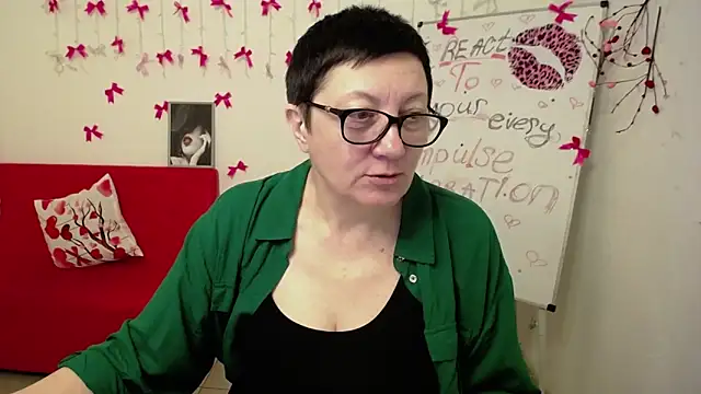 EmilyL0ve online show from March 2026 06:25:01 PM