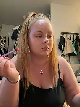 Snapshot of sweet-iina chatting on July 2026 06:43:02 PM sweet-iina online show from July 2026 06:43:02 PM