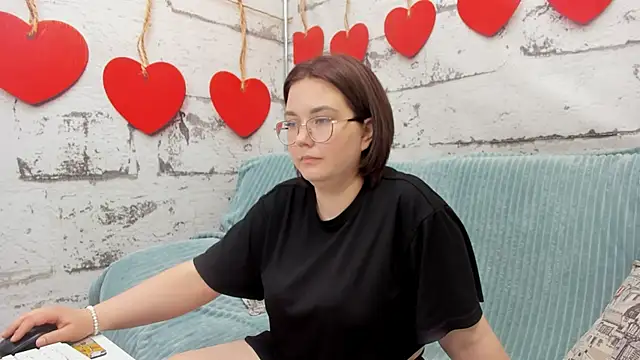 Snapshot of Sweetie_Rozzy chatting on May 2026 01:32:02 AM Sweetie Rozzy online show from May 2026 01:32:02 AM