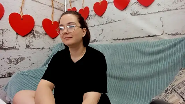 Snapshot of Sweetie_Rozzy chatting on May 2026 01:33:01 AM Sweetie Rozzy online show from May 2026 01:33:01 AM